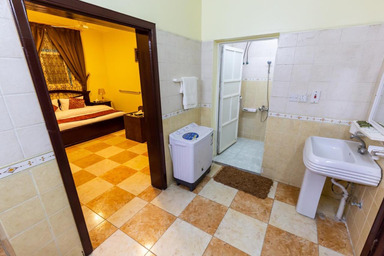 Al Eairy Furnished Apartments - Al Bahah 3 Eksteriør billede