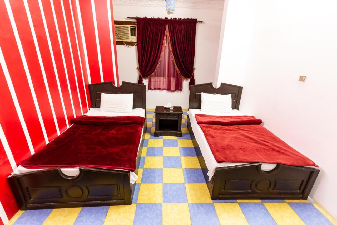 Al Eairy Furnished Apartments - Al Bahah 3 Eksteriør billede