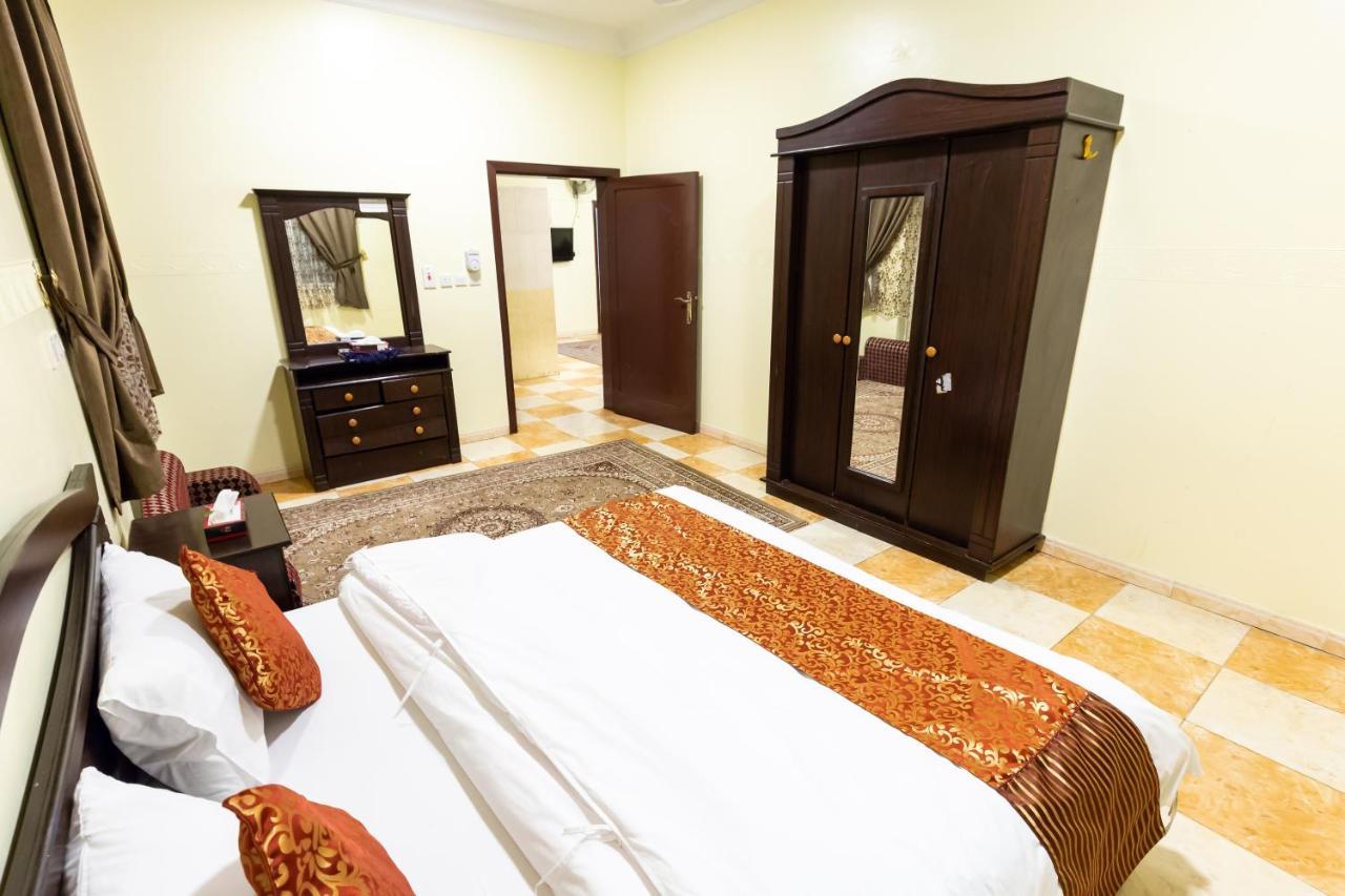 Al Eairy Furnished Apartments - Al Bahah 3 Eksteriør billede