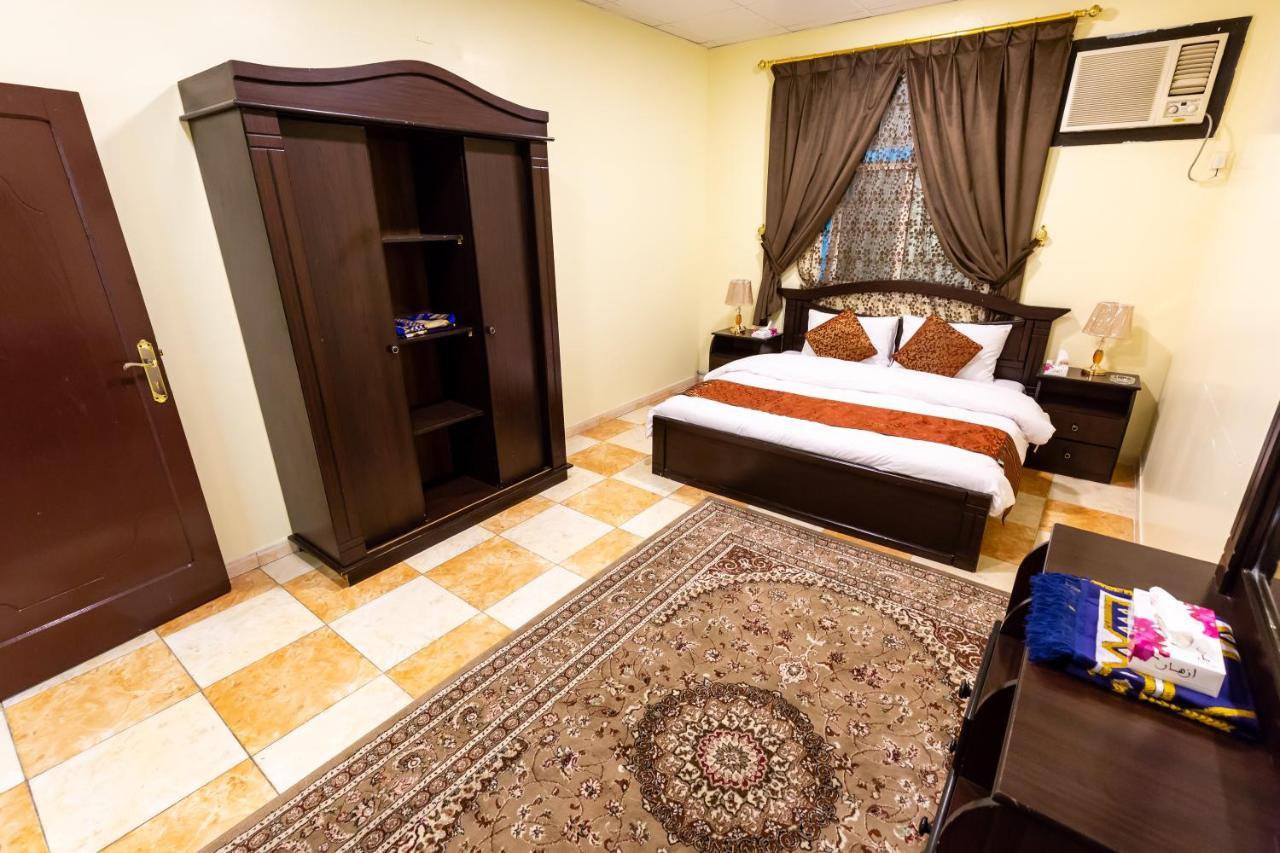 Al Eairy Furnished Apartments - Al Bahah 3 Eksteriør billede