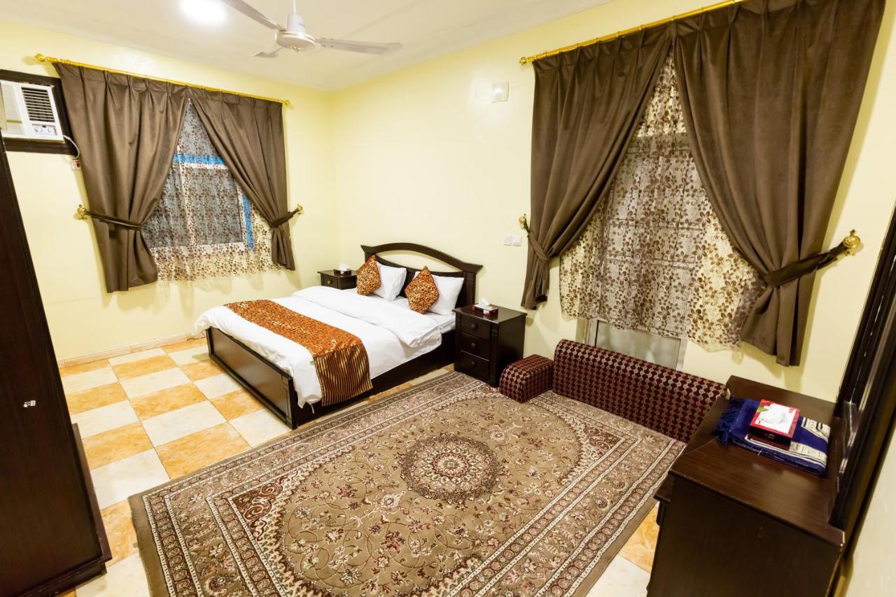 Al Eairy Furnished Apartments - Al Bahah 3 Eksteriør billede