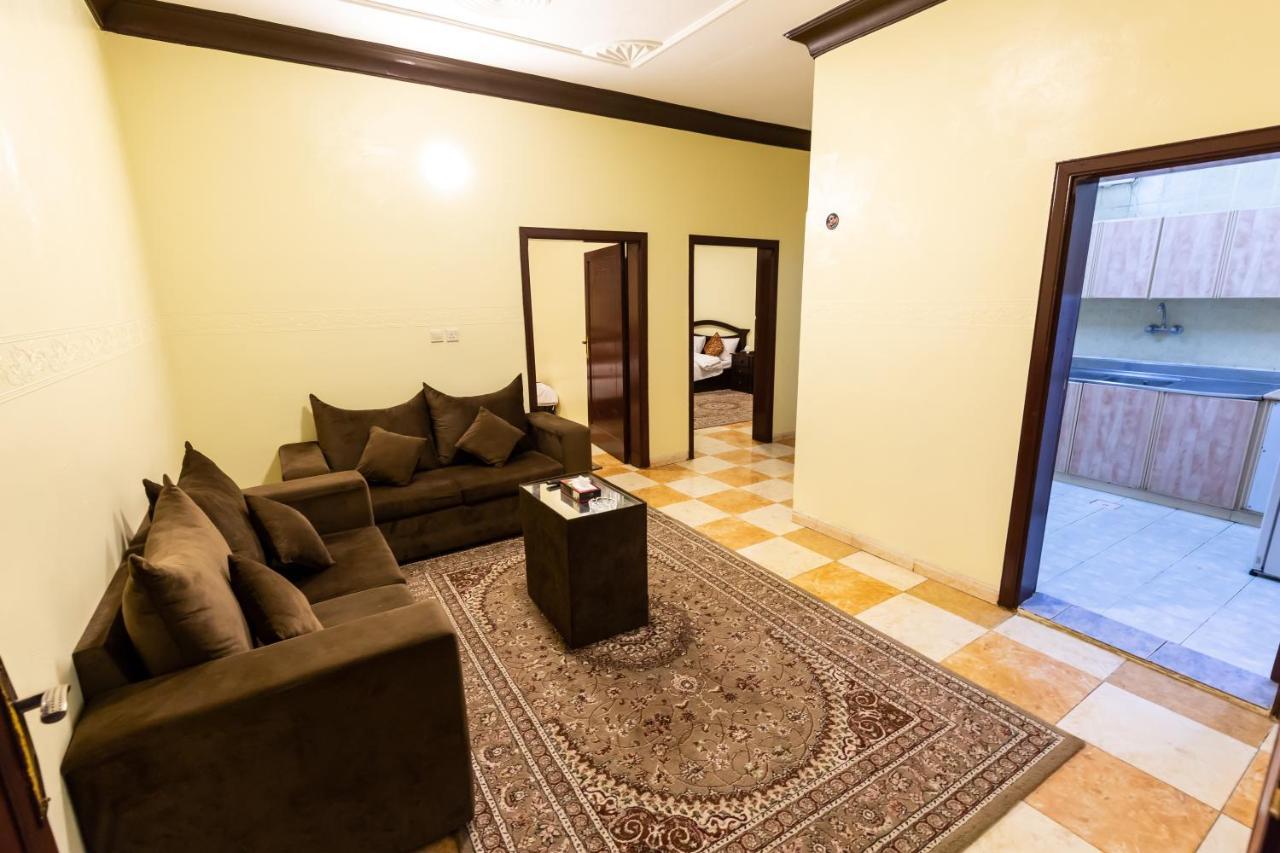 Al Eairy Furnished Apartments - Al Bahah 3 Eksteriør billede