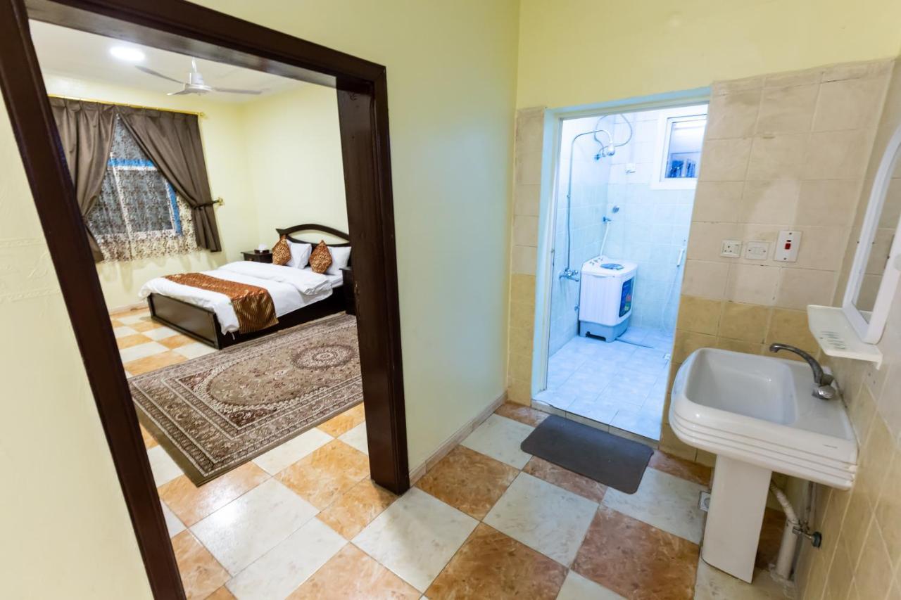 Al Eairy Furnished Apartments - Al Bahah 3 Eksteriør billede