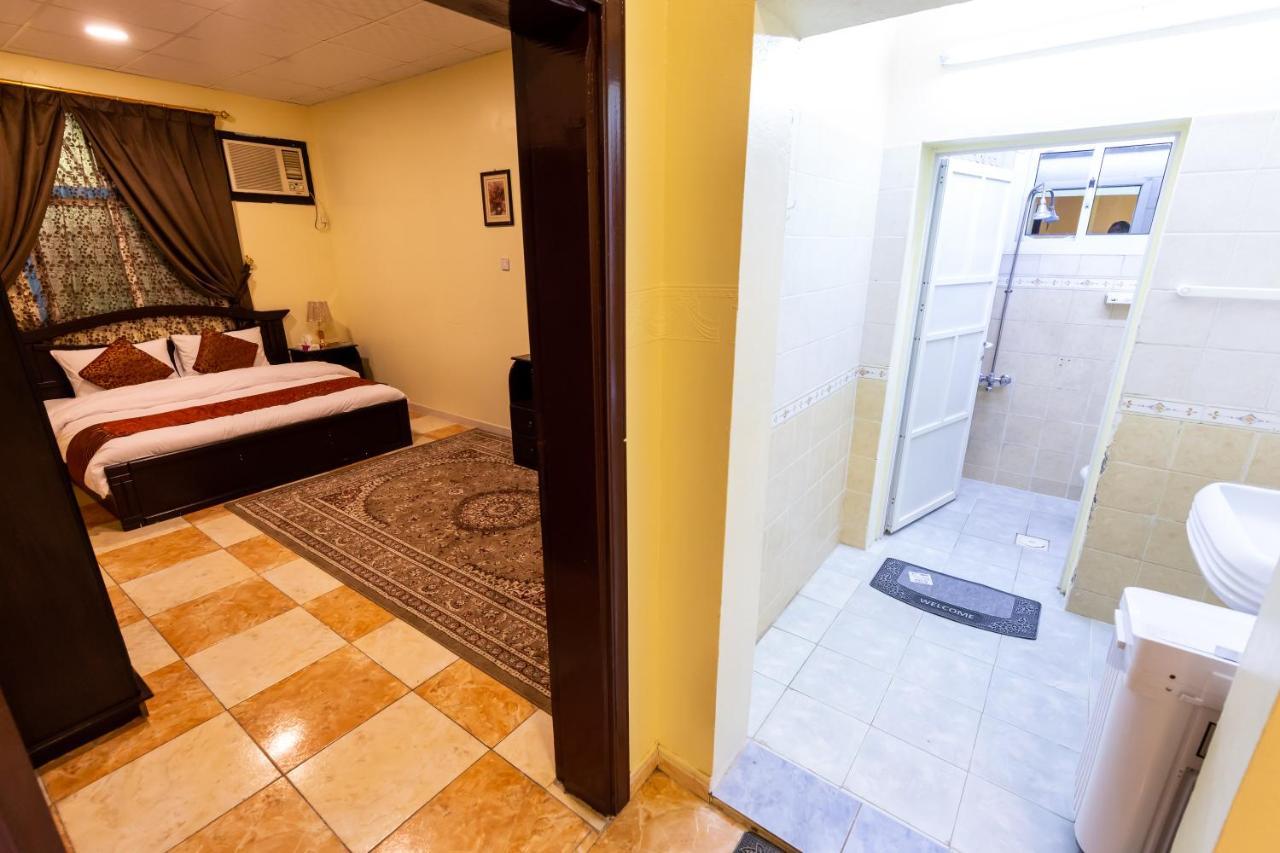 Al Eairy Furnished Apartments - Al Bahah 3 Eksteriør billede